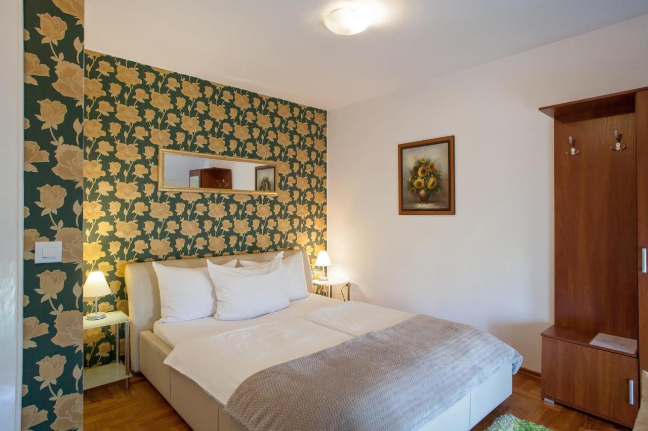 Bed and breakfast Vila Rosa Vukovar Extérieur photo