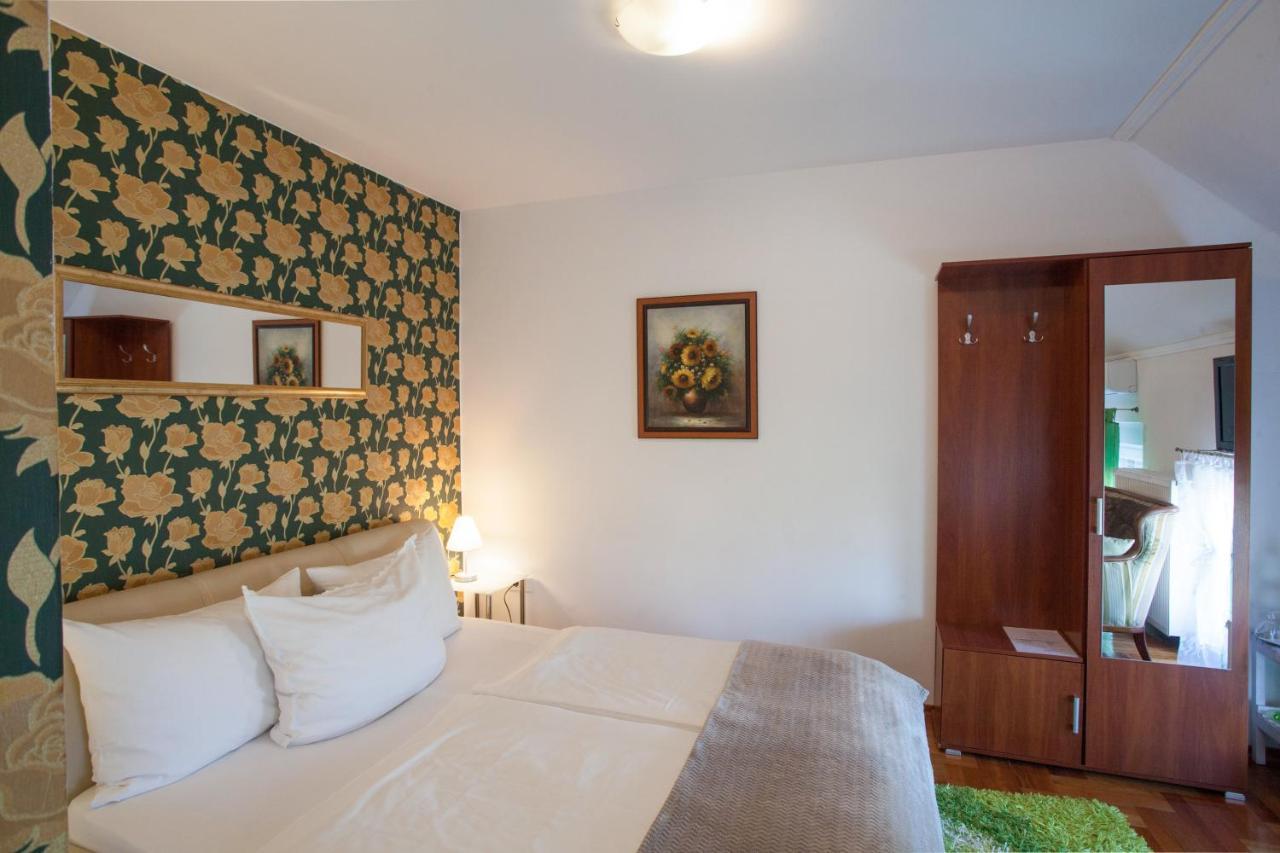 Bed and breakfast Vila Rosa Vukovar Extérieur photo