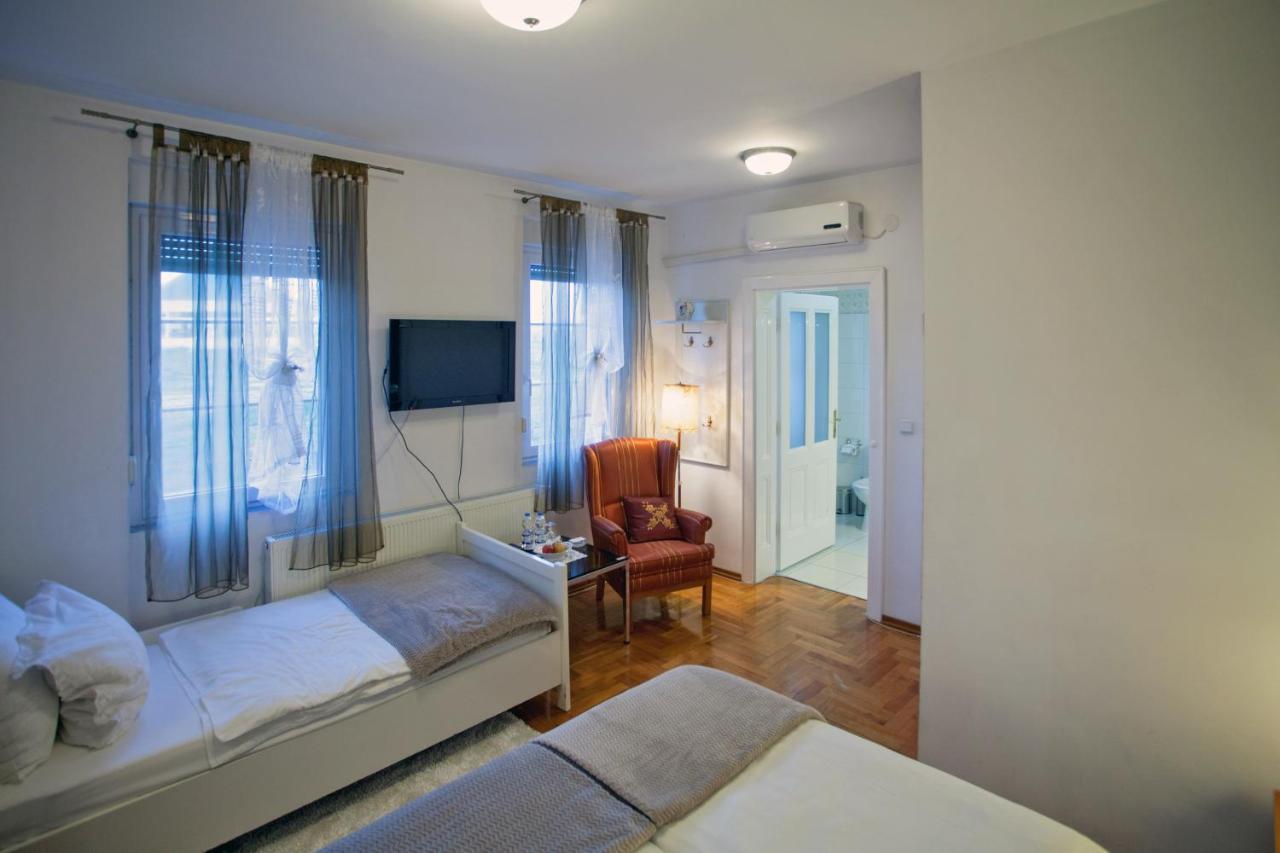 Bed and breakfast Vila Rosa Vukovar Extérieur photo